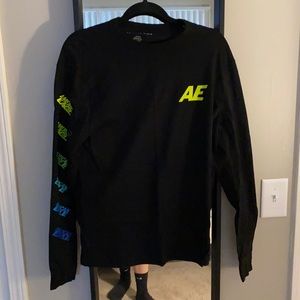 Men’s long sleeve AE shirt